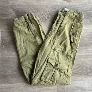 Zara Women's Olive Cargo Jeans